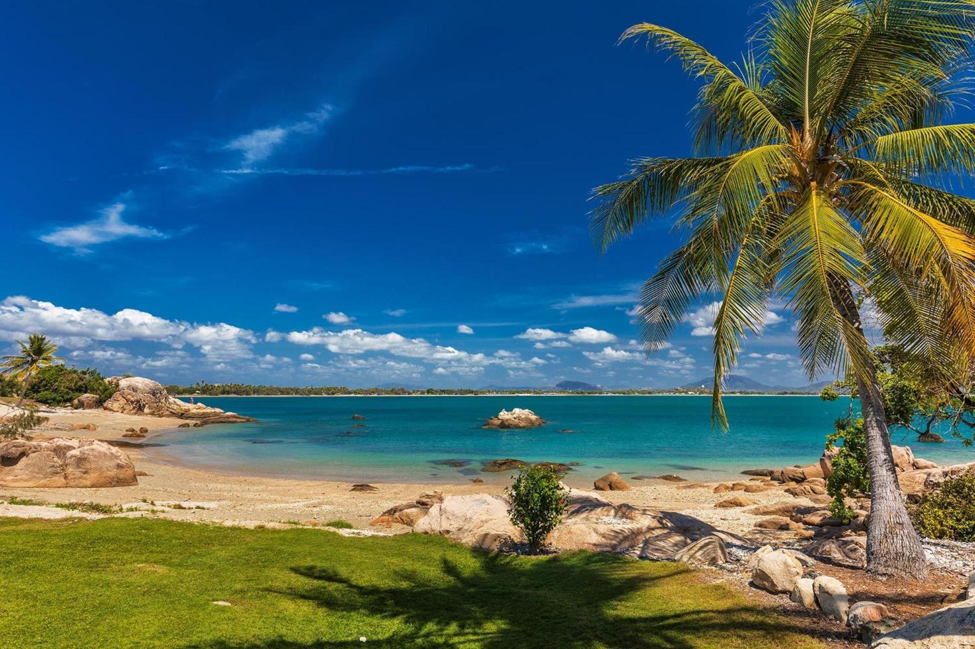 Coral Cove Apartments - Absolute Beachfront Resort Μπόουεν Εξωτερικό φωτογραφία